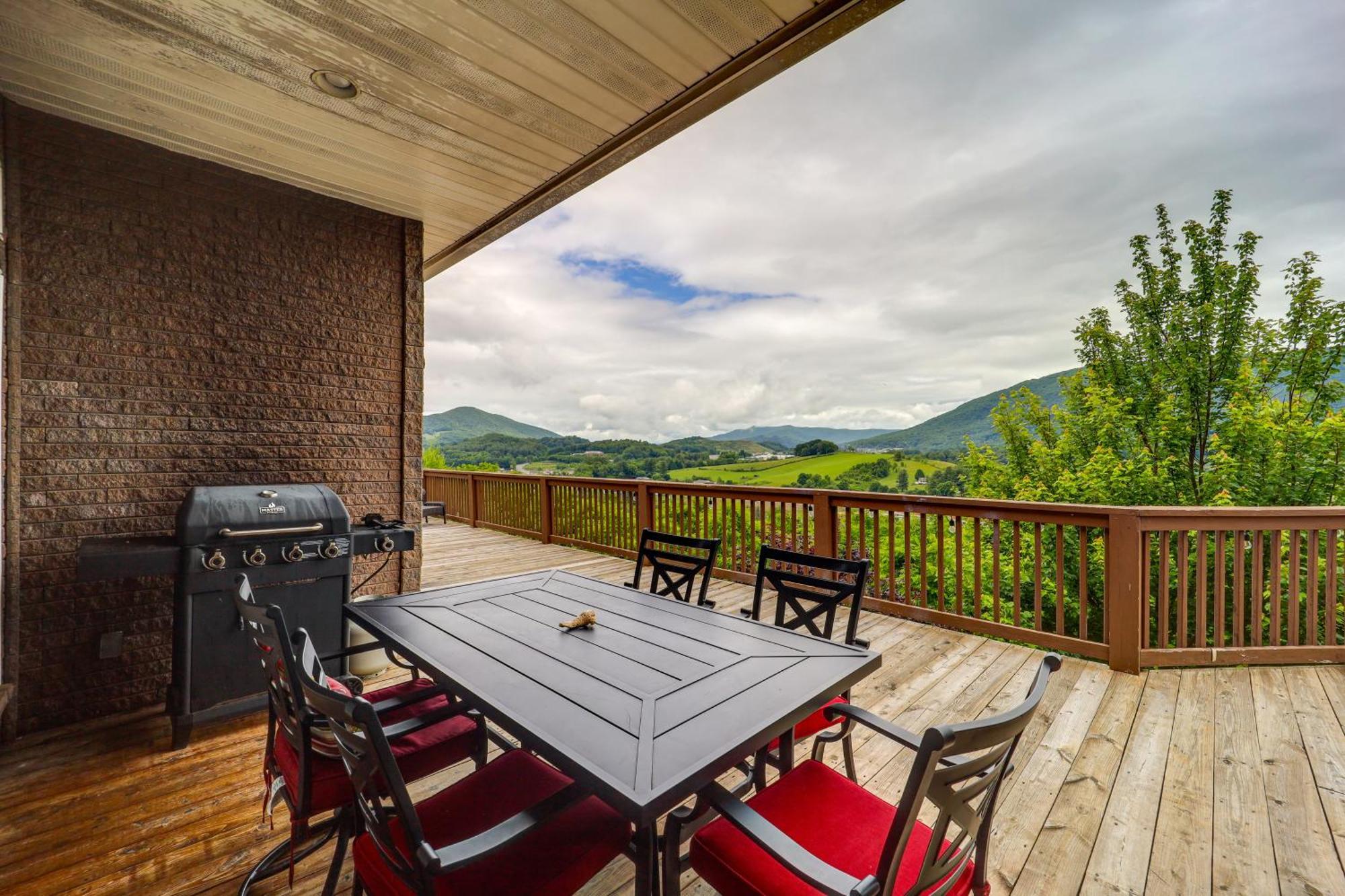 Classy Home With Hot Tub And Mt Jefferson Views! West Jefferson Zewnętrze zdjęcie